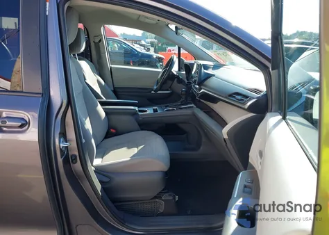 2021 Toyota Sienna Le z USA, uszkodzony, nr VIN 5TDKRKEC2MS016247